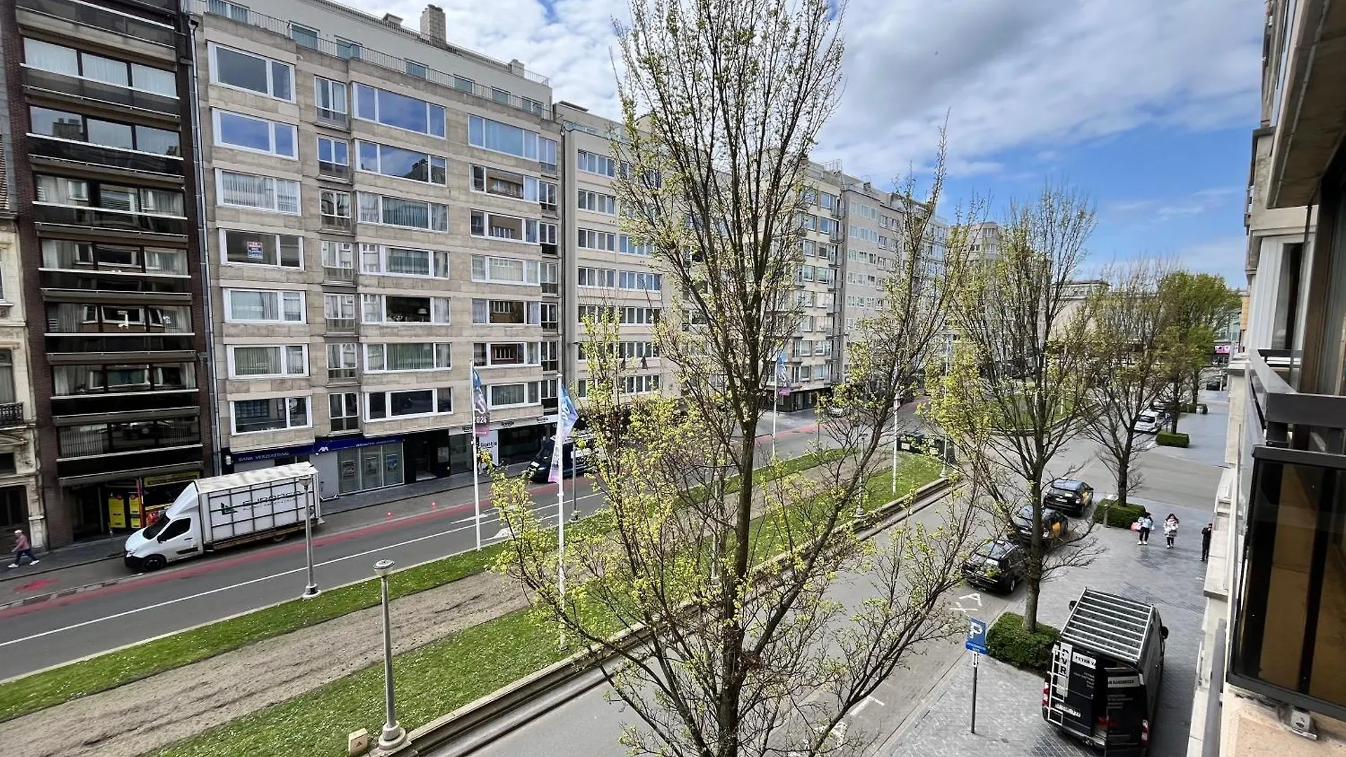 Charming 2-Bedroom Apartment In The Heart Of Ostend T30